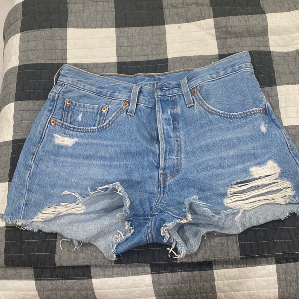 LEVI JEAN SHORTS